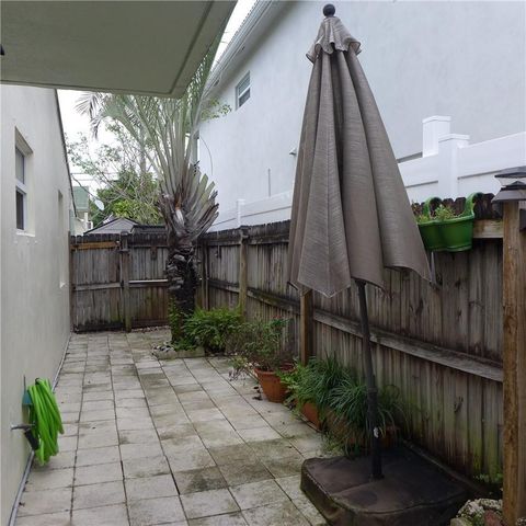 812 NE 15 Avenue, Fort Lauderdale, FL 33304