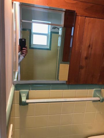 812 NE 15 Avenue, Fort Lauderdale, FL 33304