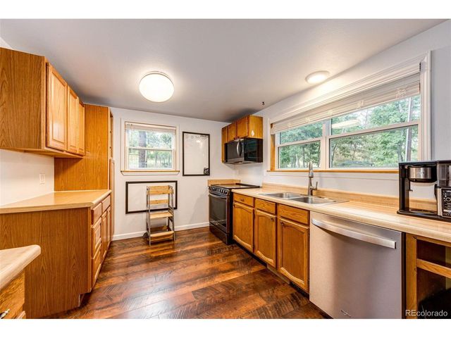 9273 Curtis Rd, Larkspur, CO 80118