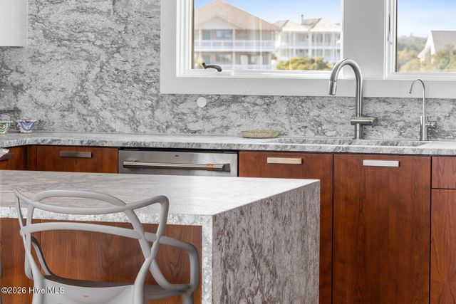 140 Beach Road S, Wilmington, NC 28411