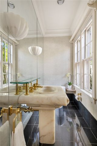 98 Congdon Street, Providence, RI 02906