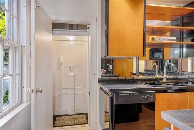 98 Congdon Street, Providence, RI 02906