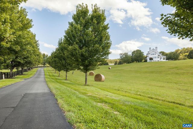 3365 STONY POINT RD, Charlottesville, VA 22911