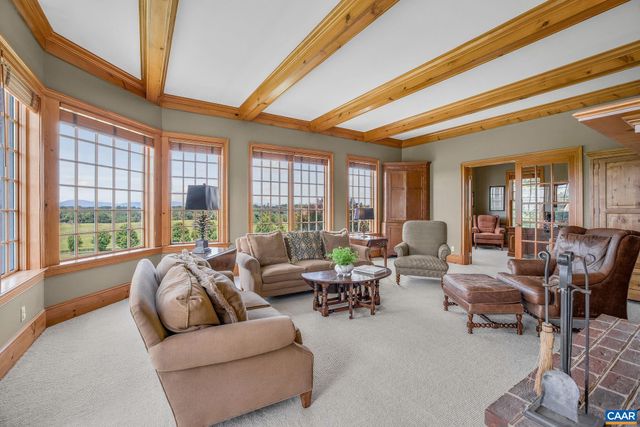 3365 STONY POINT RD, Charlottesville, VA 22911