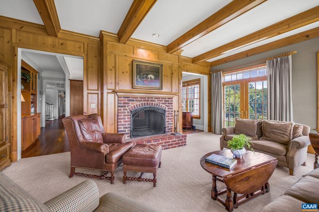 3365 STONY POINT RD, Charlottesville, VA 22911