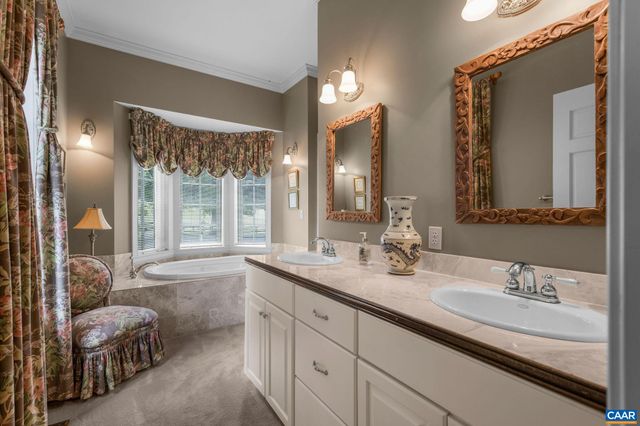 3365 STONY POINT RD, Charlottesville, VA 22911