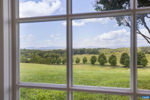 3365 STONY POINT RD, Charlottesville, VA 22911