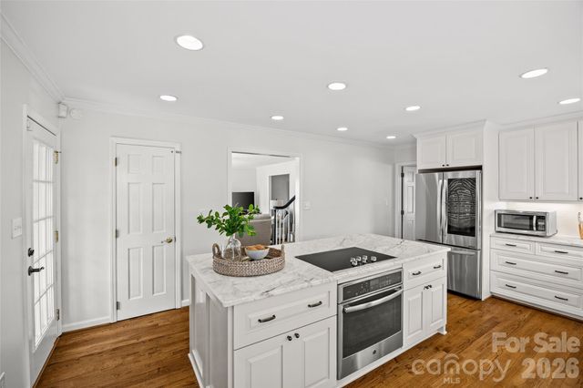 1104 Hulston Court, Charlotte, NC 28211