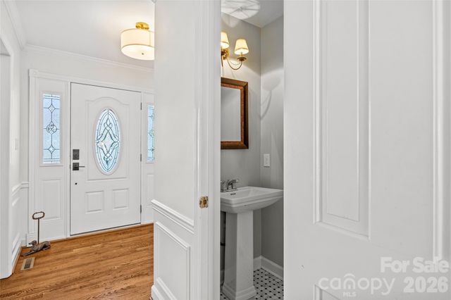 1104 Hulston Court, Charlotte, NC 28211