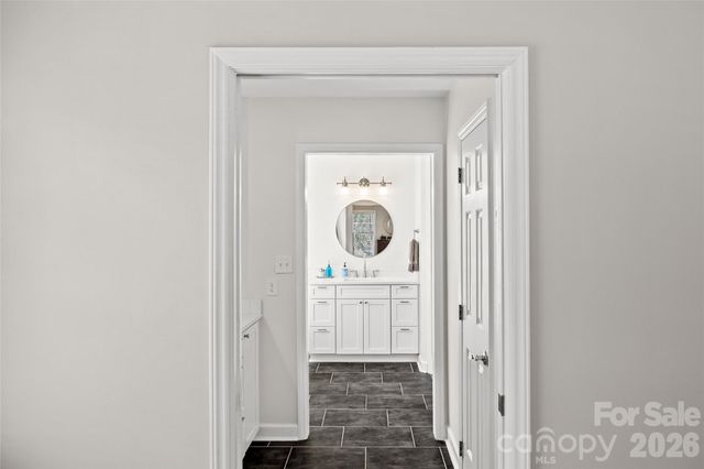 1104 Hulston Court, Charlotte, NC 28211