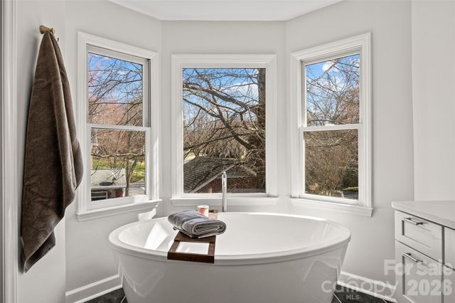 1104 Hulston Court, Charlotte, NC 28211