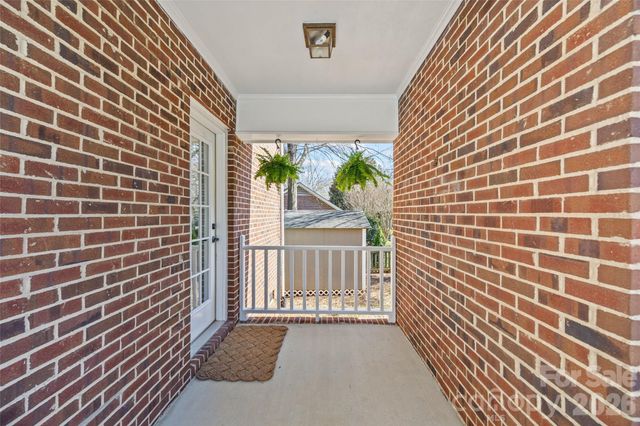 1104 Hulston Court, Charlotte, NC 28211