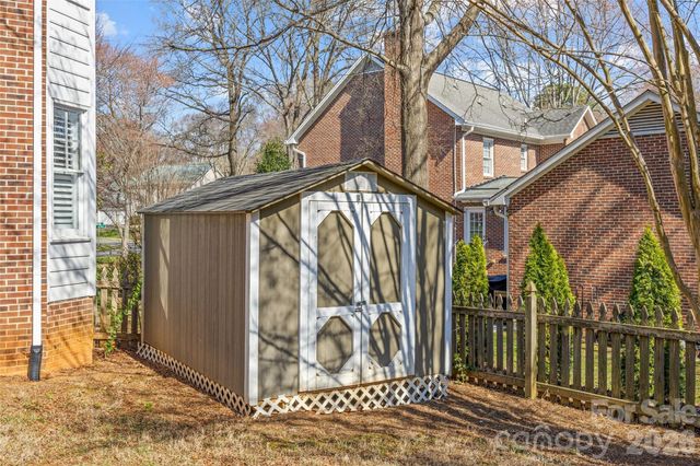1104 Hulston Court, Charlotte, NC 28211