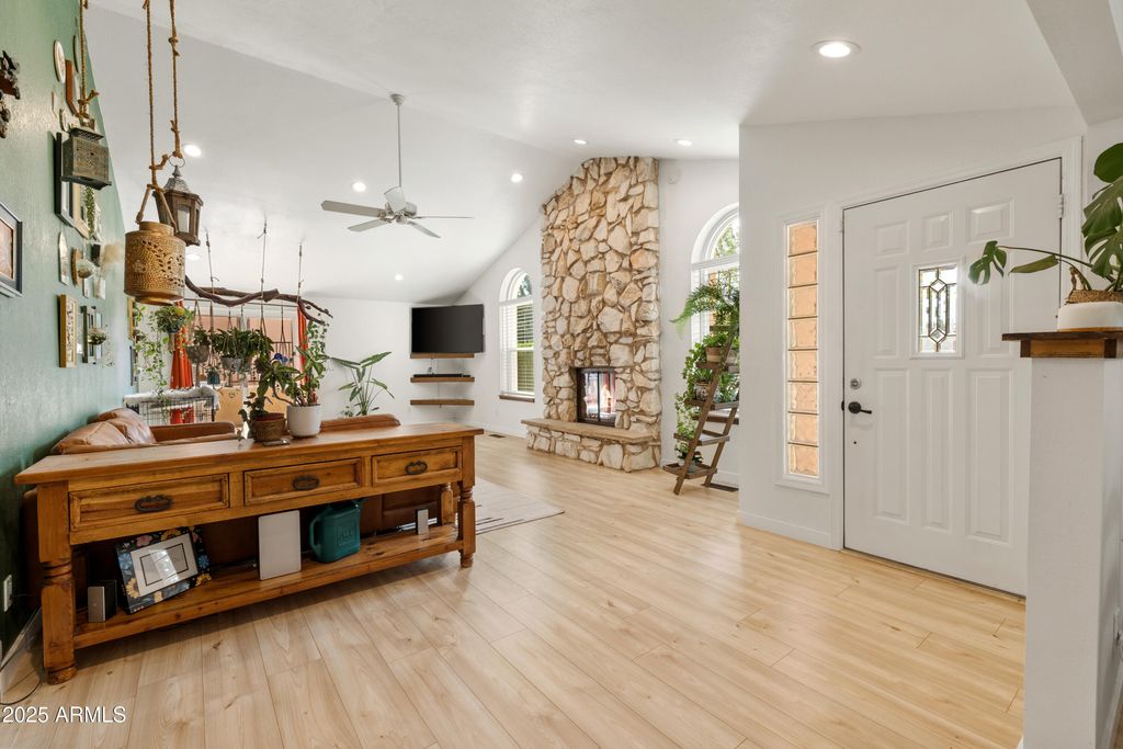 Image 14 of property listing at 25 Miner Circle, Sedona, AZ 86351