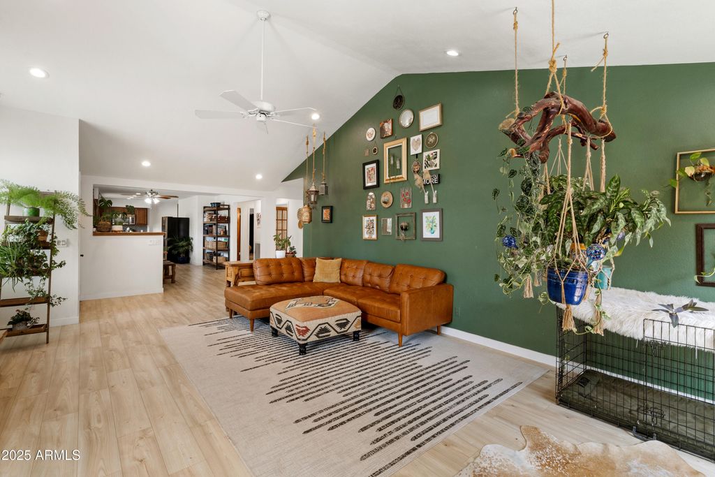 Image 19 of property listing at 25 Miner Circle, Sedona, AZ 86351