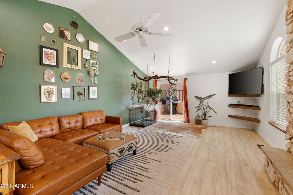 Image 5 of property listing at 25 Miner Circle, Sedona, AZ 86351