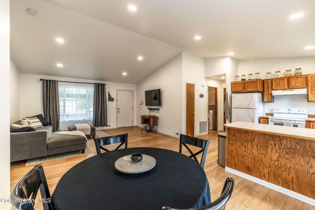 909 E 11TH AVE, Post Falls, ID 83854