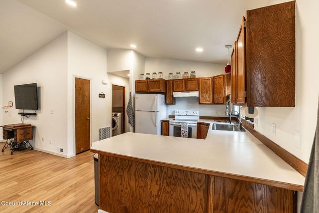 909 E 11TH AVE, Post Falls, ID 83854