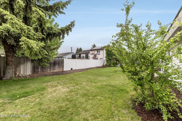 909 E 11TH AVE, Post Falls, ID 83854
