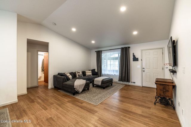 909 E 11TH AVE, Post Falls, ID 83854