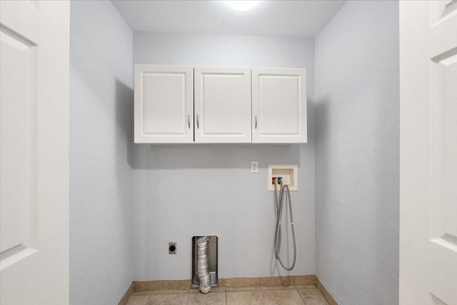 806 Jo Anne Ln, Roseville, CA 95678