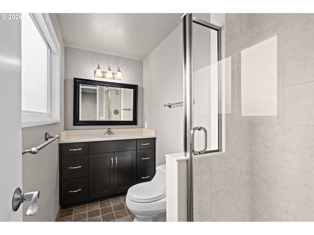 6595 Sw 207TH Ave, Beaverton, OR 97078