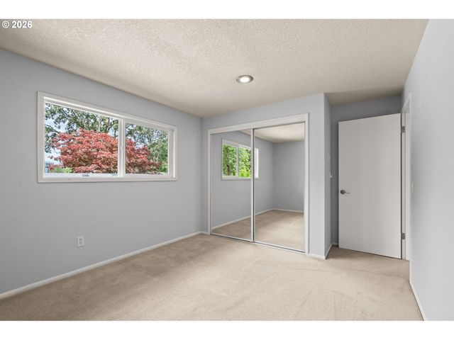 6595 Sw 207TH Ave, Beaverton, OR 97078