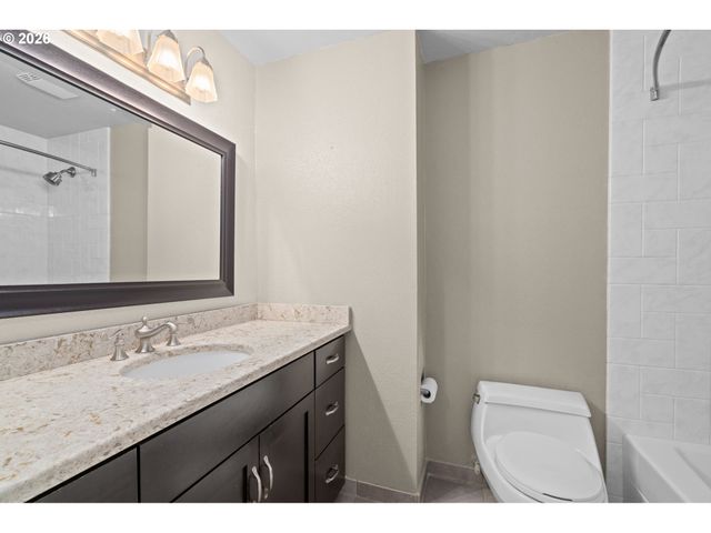 6595 Sw 207TH Ave, Beaverton, OR 97078