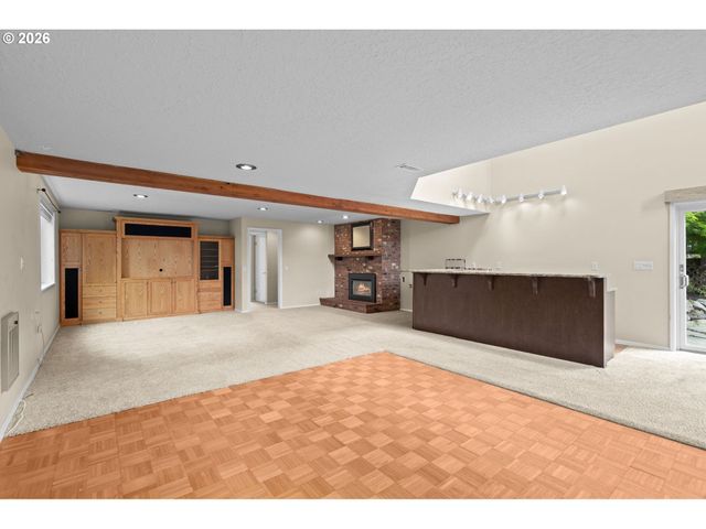 6595 Sw 207TH Ave, Beaverton, OR 97078