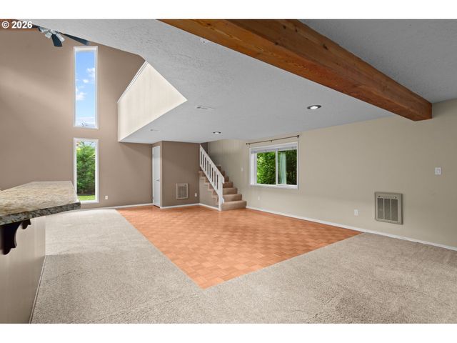 6595 Sw 207TH Ave, Beaverton, OR 97078