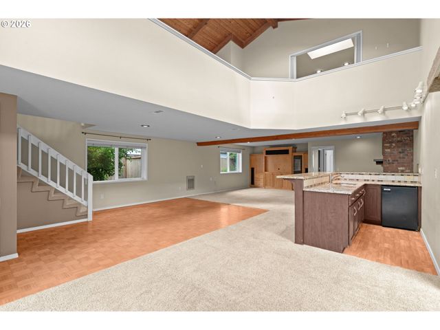 6595 Sw 207TH Ave, Beaverton, OR 97078