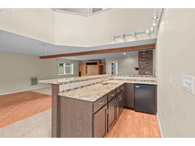 6595 Sw 207TH Ave, Beaverton, OR 97078