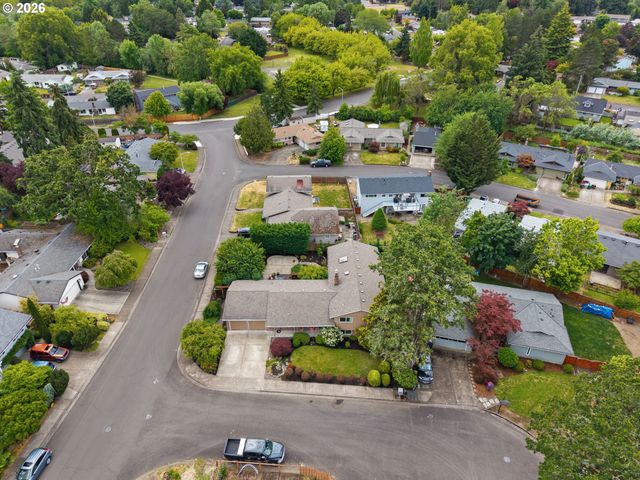 6595 Sw 207TH Ave, Beaverton, OR 97078