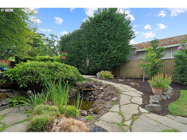 6595 Sw 207TH Ave, Beaverton, OR 97078