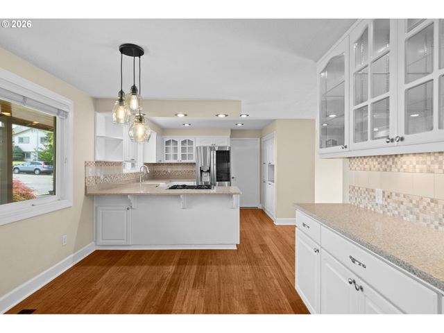 6595 Sw 207TH Ave, Beaverton, OR 97078