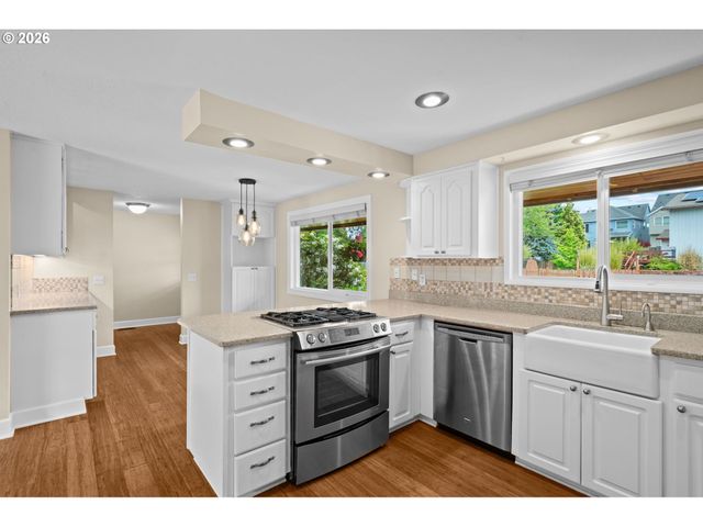 6595 Sw 207TH Ave, Beaverton, OR 97078