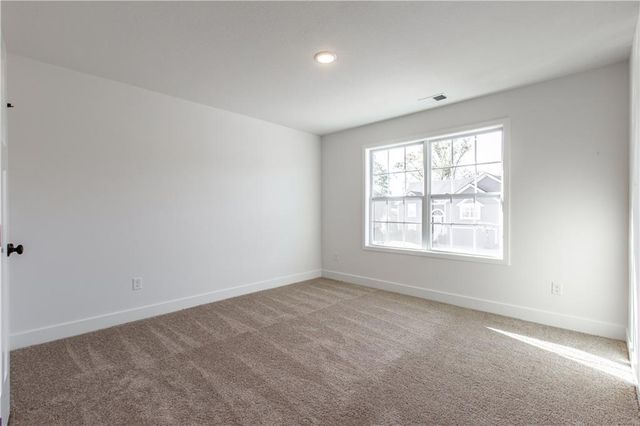 7350 NW Clore Drive, Parkville, MO 64152