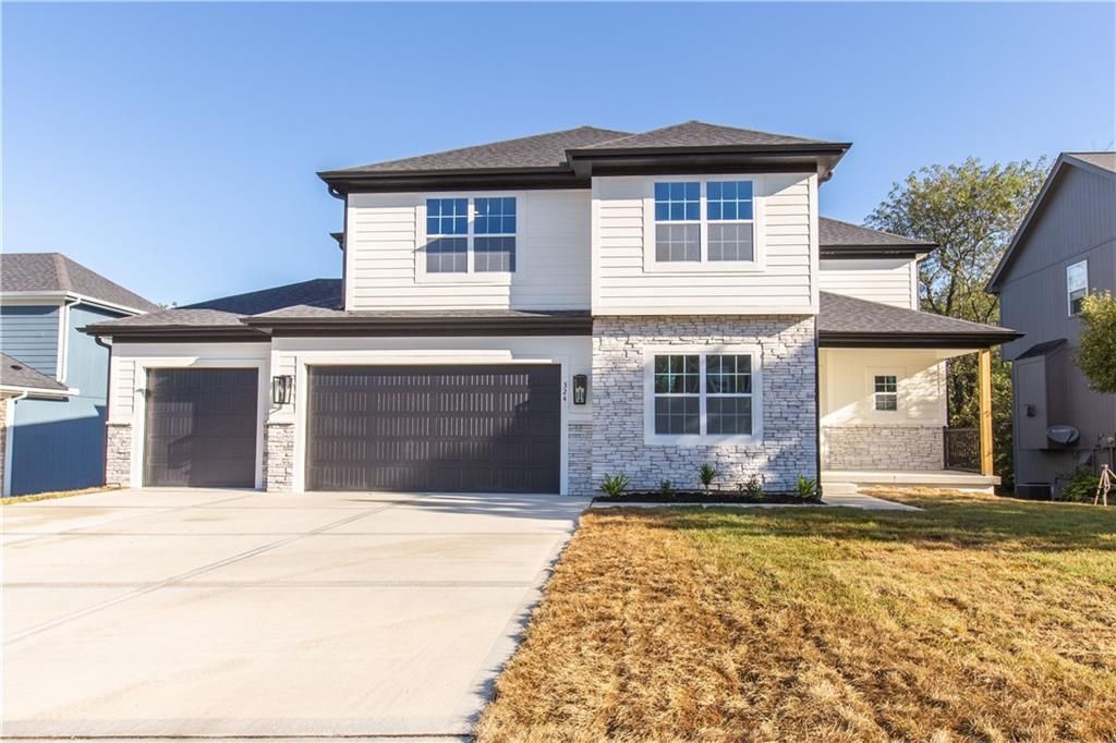 7350 NW Clore Drive, Parkville, MO 64152