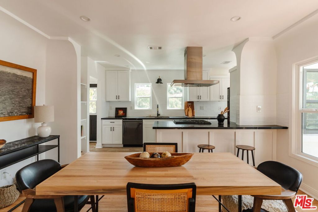 Image 11 of property listing at 3135 Minnesota Street, Los Angeles, CA 90031