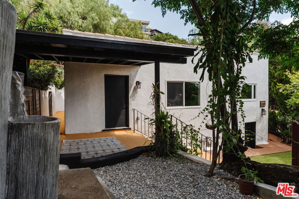 Image 32 of property listing at 3135 Minnesota Street, Los Angeles, CA 90031