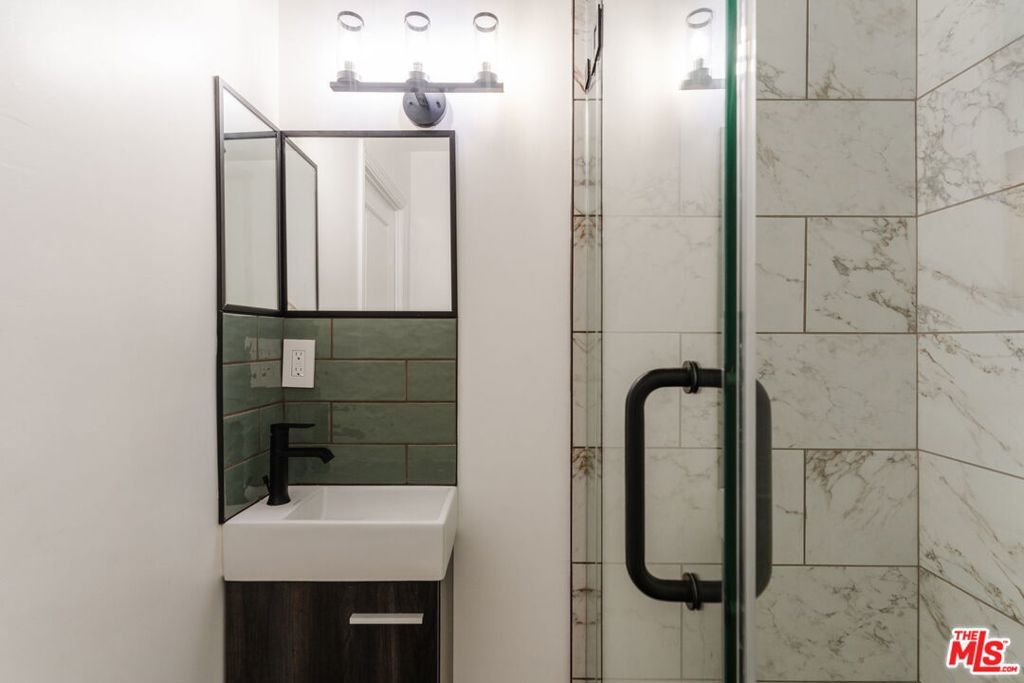 Image 44 of property listing at 3135 Minnesota Street, Los Angeles, CA 90031