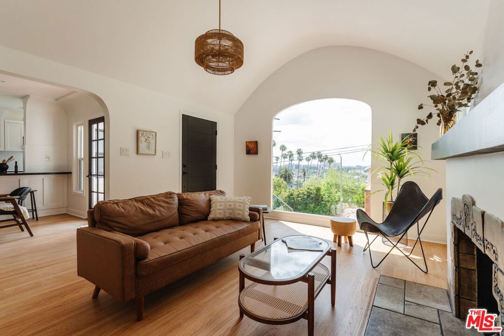 Image 7 of property listing at 3135 Minnesota Street, Los Angeles, CA 90031