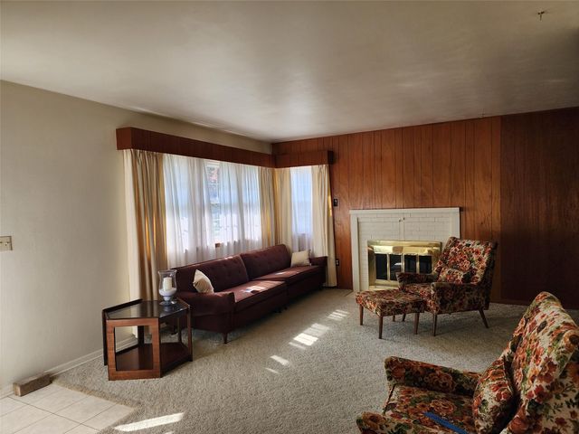 727 BURKHART Avenue, Erie, PA 16511