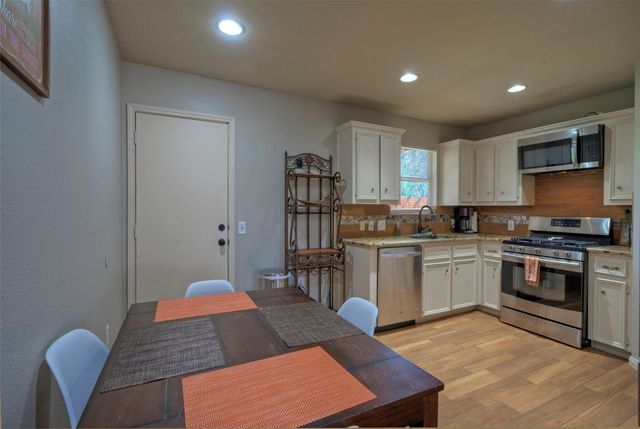 7208 BENNETT Ave, Austin, TX 78752