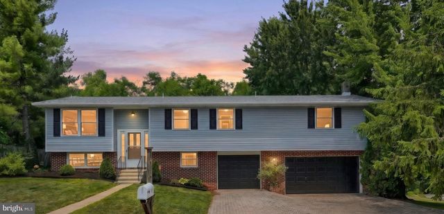102 DOGWOOD DR, Dover, PA 17315