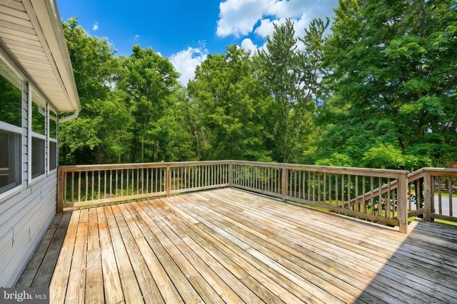 102 DOGWOOD DR, Dover, PA 17315