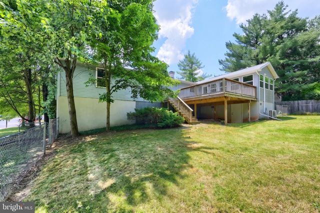 102 DOGWOOD DR, Dover, PA 17315