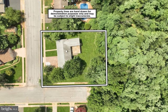 102 DOGWOOD DR, Dover, PA 17315
