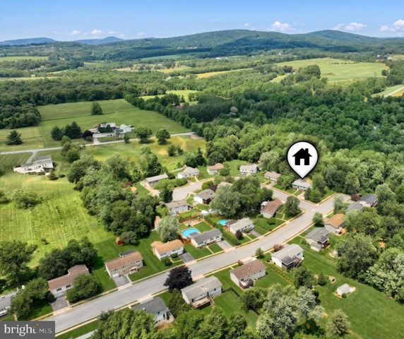 102 DOGWOOD DR, Dover, PA 17315