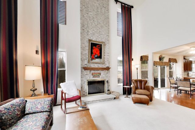 5355 Galloway Drive, Hoffman Estates, IL 60192